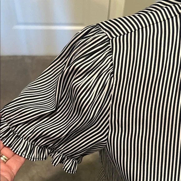 T Tahari Black and White Striped Button Down Shirt - Picture 4 of 10
